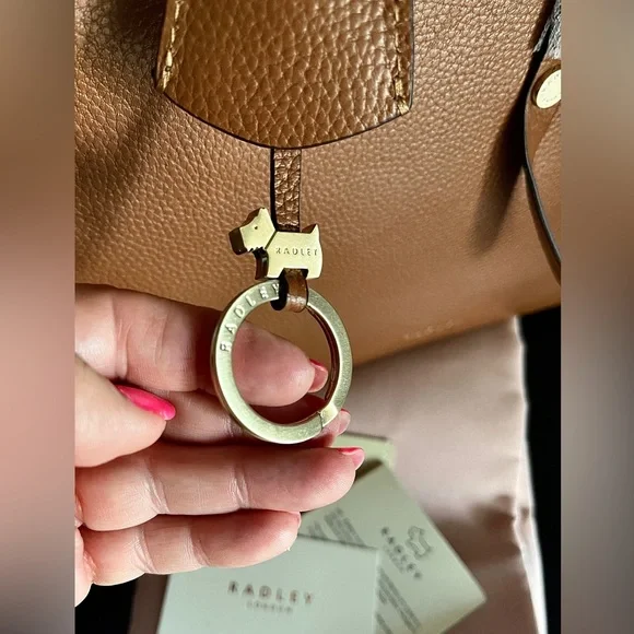 Radley London NWT Leather Shoulder Bag & Dust Bag Lg Abington Road Tan - Picture 11 of 16